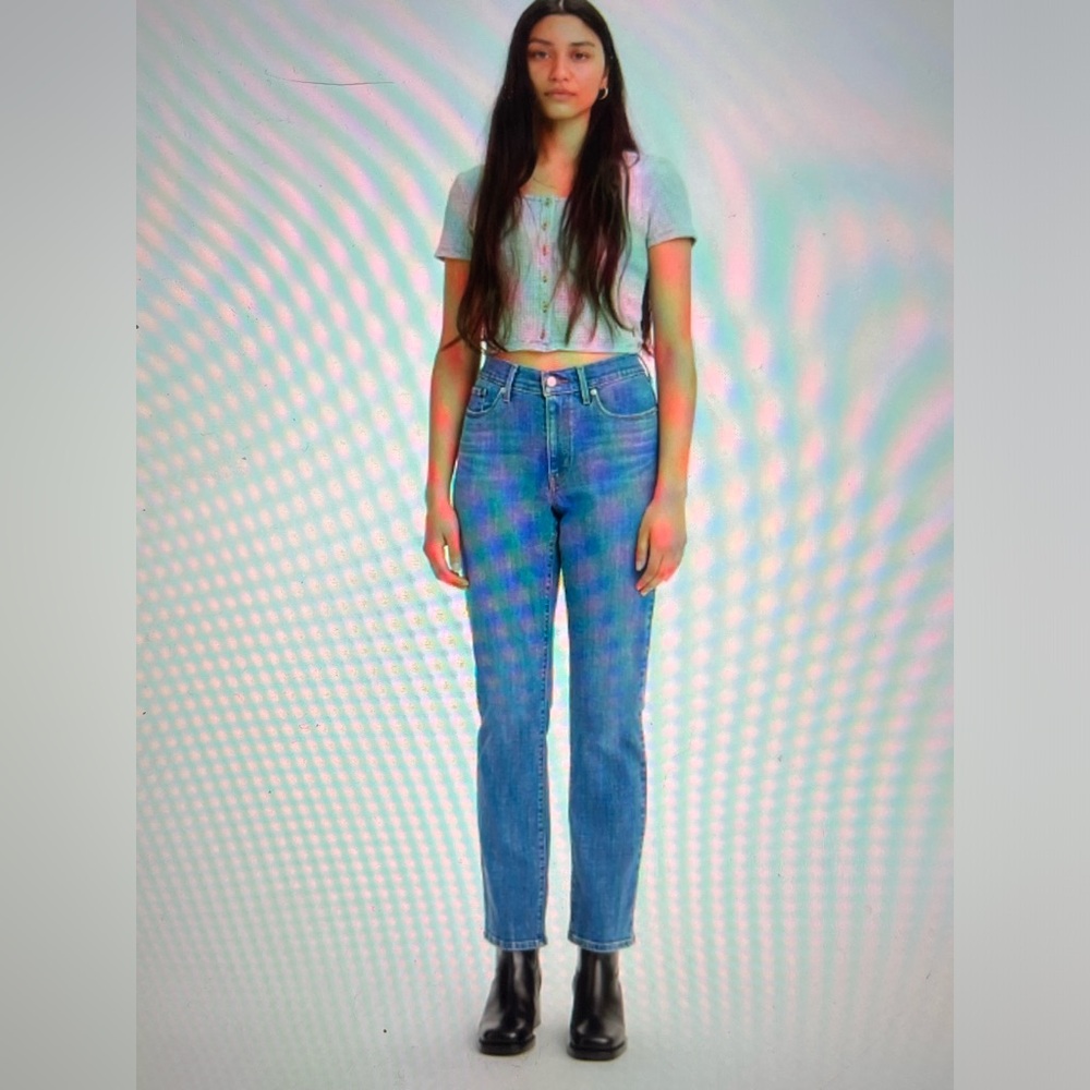 LEVI’S CLASSIC STRAIGHT FIT WOMEN'S JEANS NWT